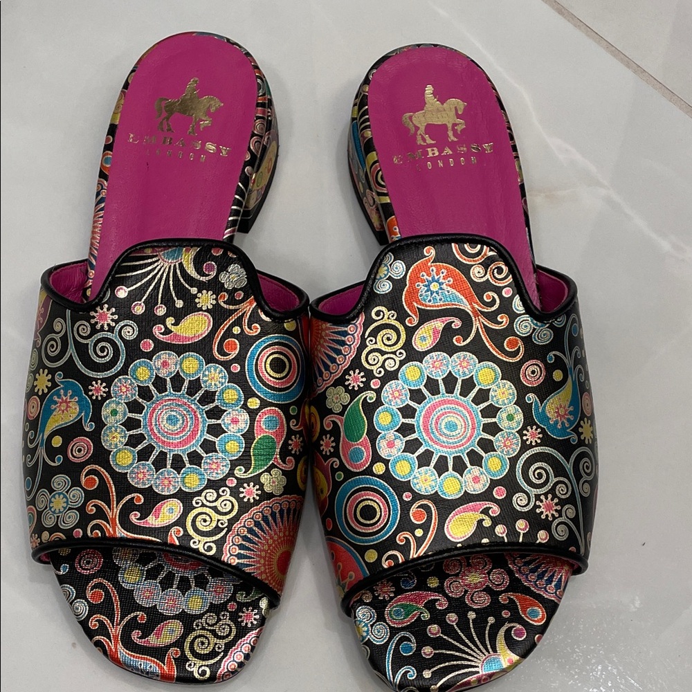 Bass Black Multicolor Embroidered Sandals